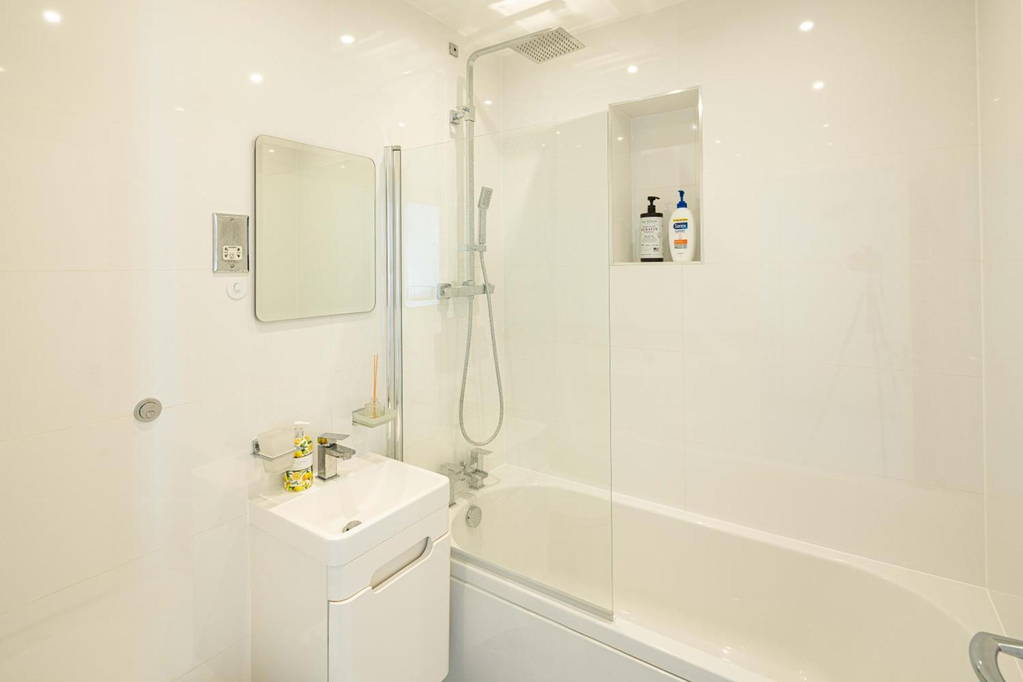 Bright & Modern Newly Refurb 2-Bed 2-Bath Whole Apartment Near Hyde Park & Kensington, Prime Paddington Location Zone 1 伦敦 外观 照片